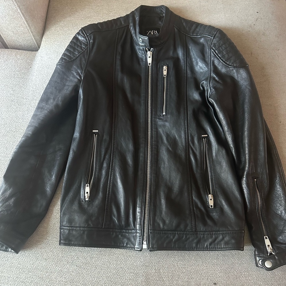 100% genuine leather Zara jacket.
